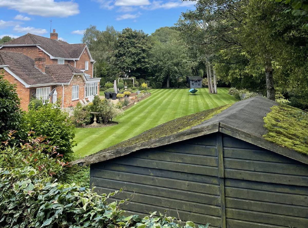 Landscapers & gardeners in Watford and Hertfordshire Landscapers & gardeners in Watford and Hertfordshire