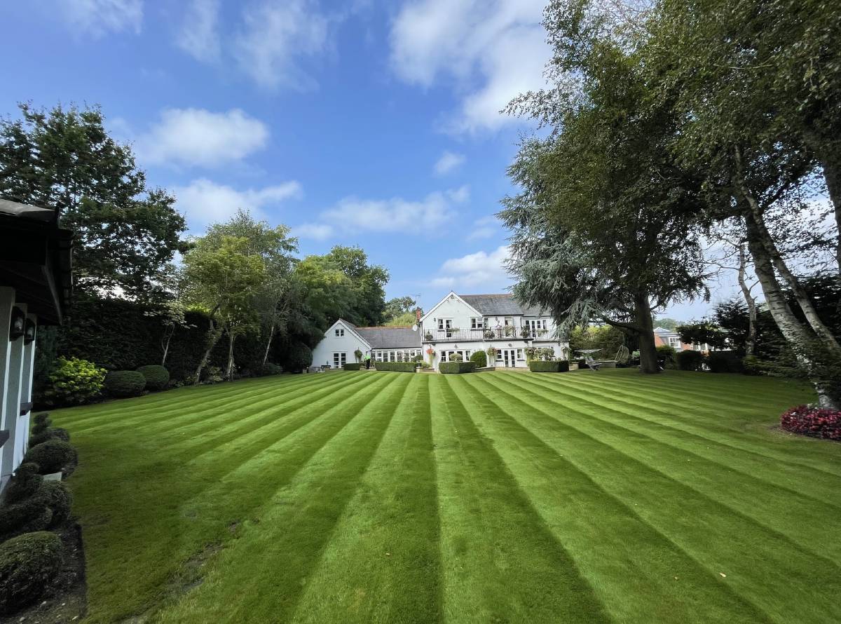 Landscapers & gardeners in Watford and Hertfordshire Landscapers & gardeners in Watford and Hertfordshire